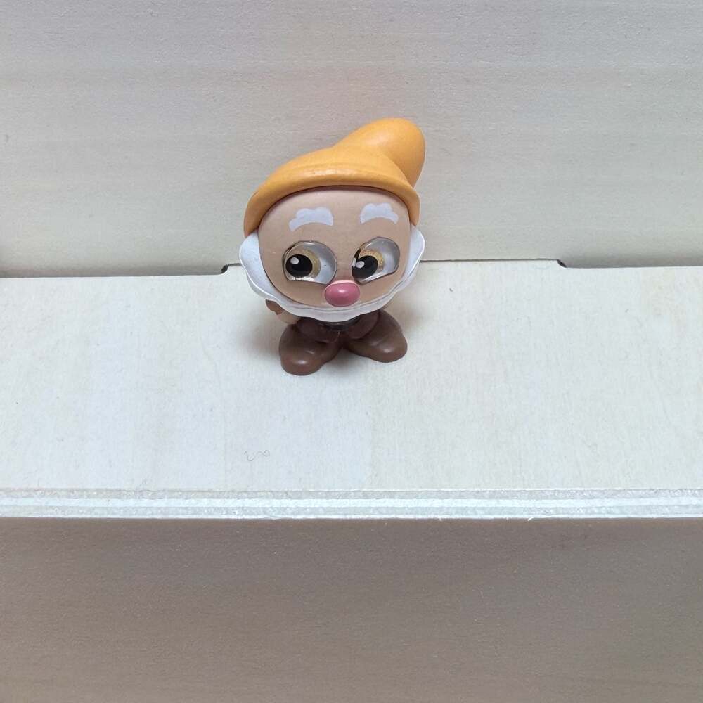 Just Play Disney Doorables Series 6 Happy Figure